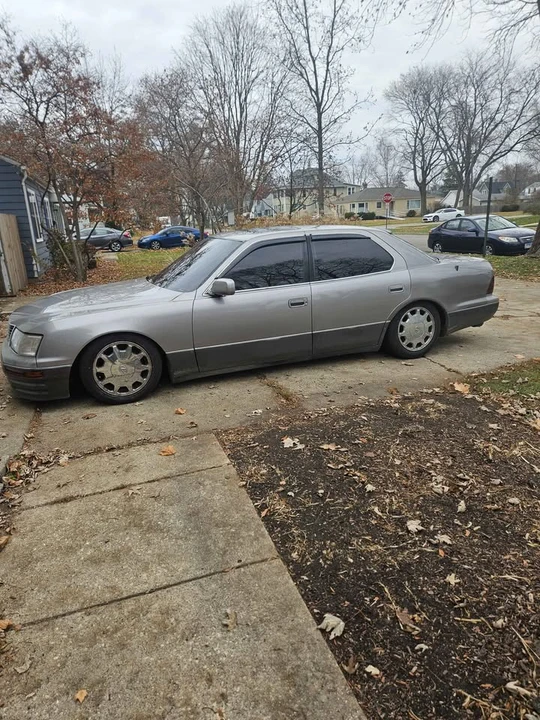 1995 Lexus LS 2nd Gen - Image 3 of 3