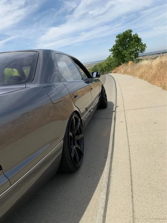 1995 Lexus LS 2nd Gen - Image 3 of 19