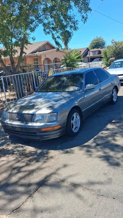 1995 Lexus LS 2nd Gen - Image 2 of 5