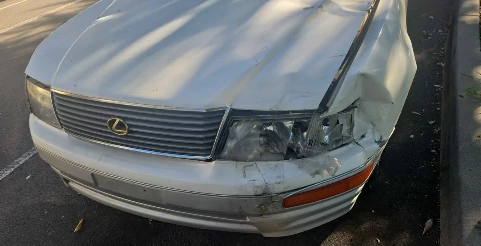 1995 Lexus LS 2nd Gen - Image 2 of 4