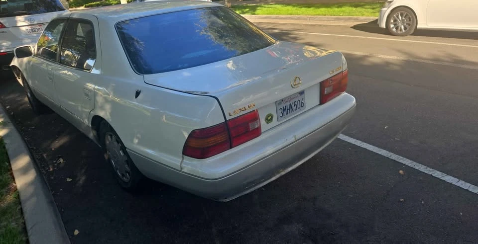 1995 Lexus LS 2nd Gen - Image 4 of 4