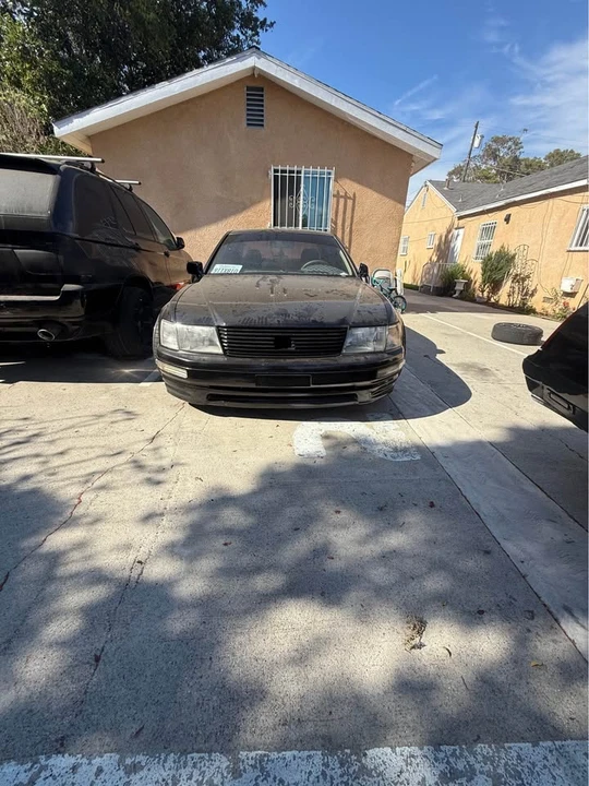 1995 Lexus LS 2nd Gen - Image 8 of 15