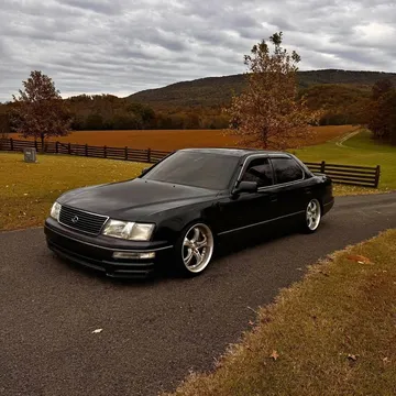 1995 Lexus LS 400 Sedan 4D
