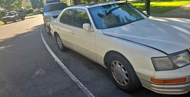 1995 Lexus LS 400 Sedan