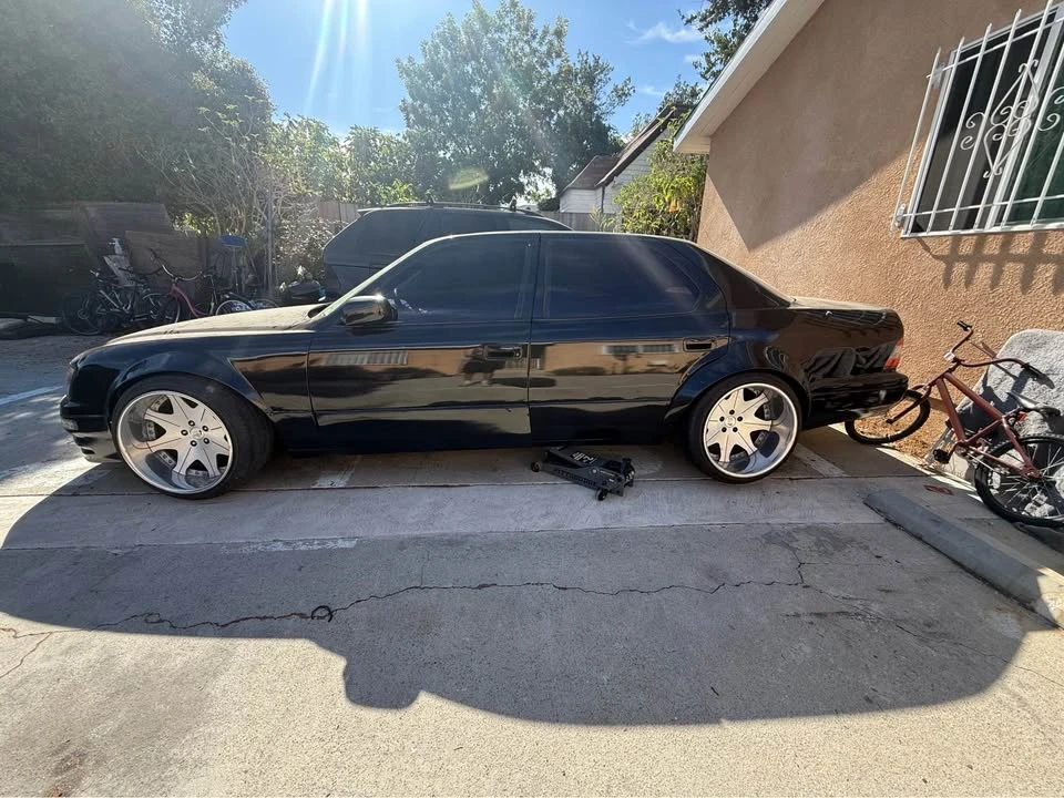 1995 Lexus LS 2nd Gen - Image 10 of 15