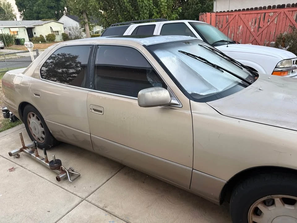 1995 Lexus LS 2nd Gen - Image 5 of 5