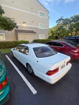 1995 Lexus LS