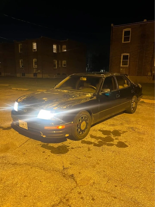 1995 Lexus LS 2nd Gen - Image 5 of 10