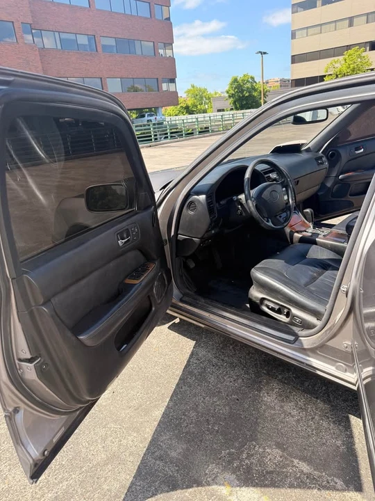 1995 Lexus LS 2nd Gen - Image 3 of 10
