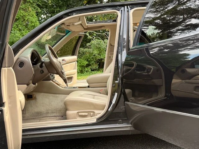 1995 Lexus LS 2nd Gen - Image 15 of 31