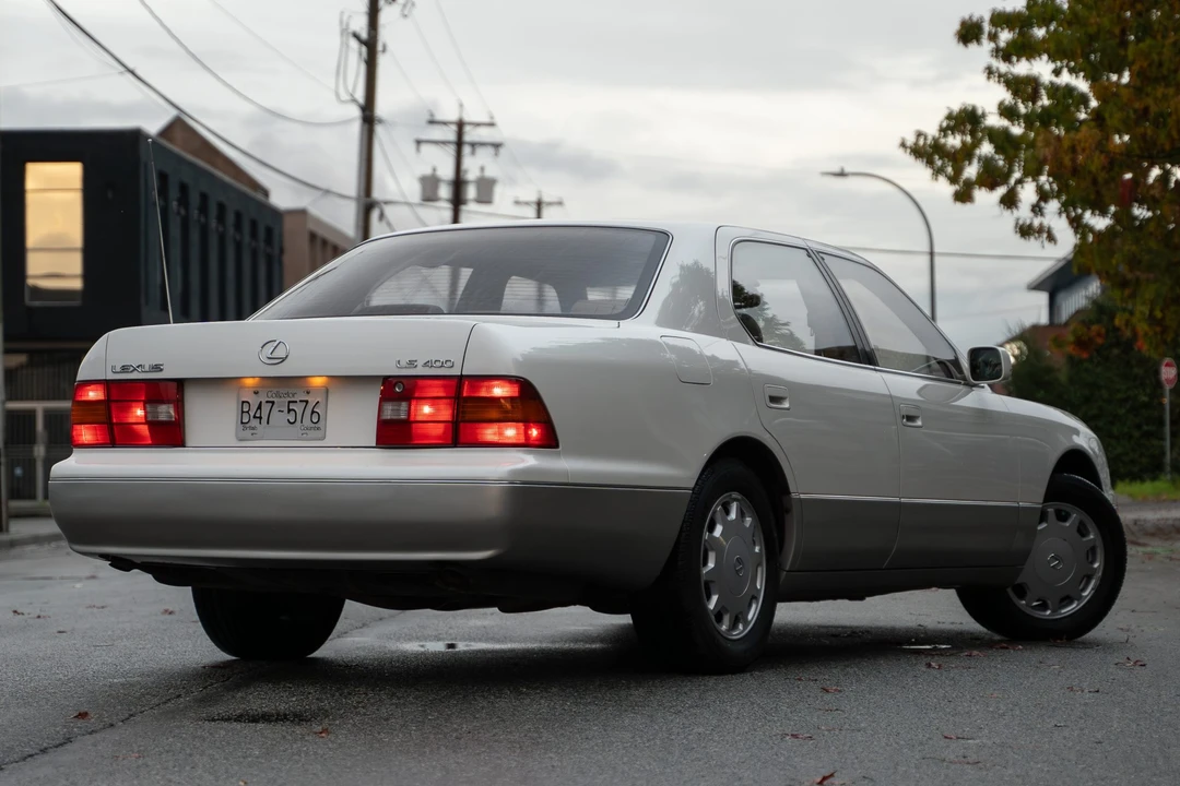 1995 Lexus LS 2nd Gen - Image 15 of 31
