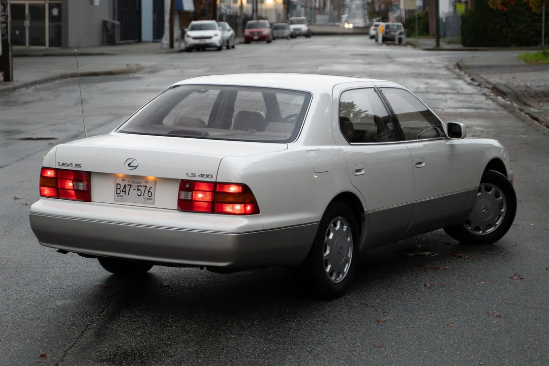 1995 Lexus LS 2nd Gen - Image 19 of 31