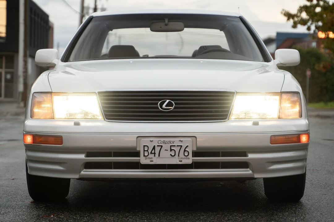 1995 Lexus LS 2nd Gen - Image 23 of 31
