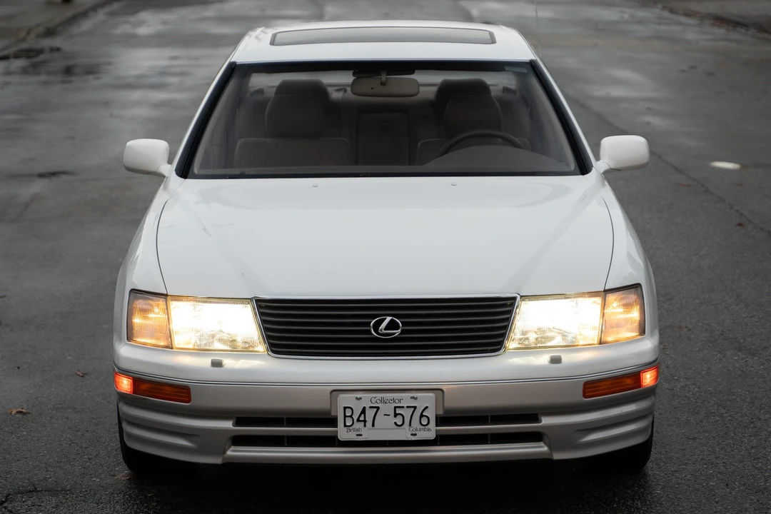 1995 Lexus LS 2nd Gen - Image 24 of 31