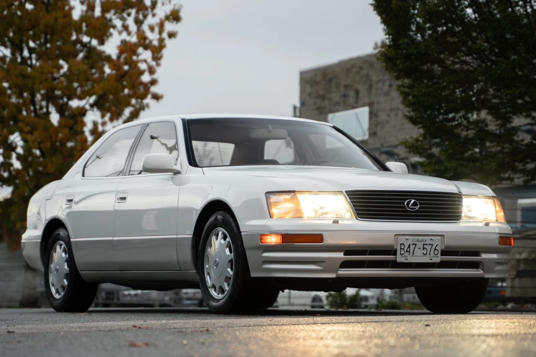 1995 Lexus LS 2nd Gen - Image 21 of 31