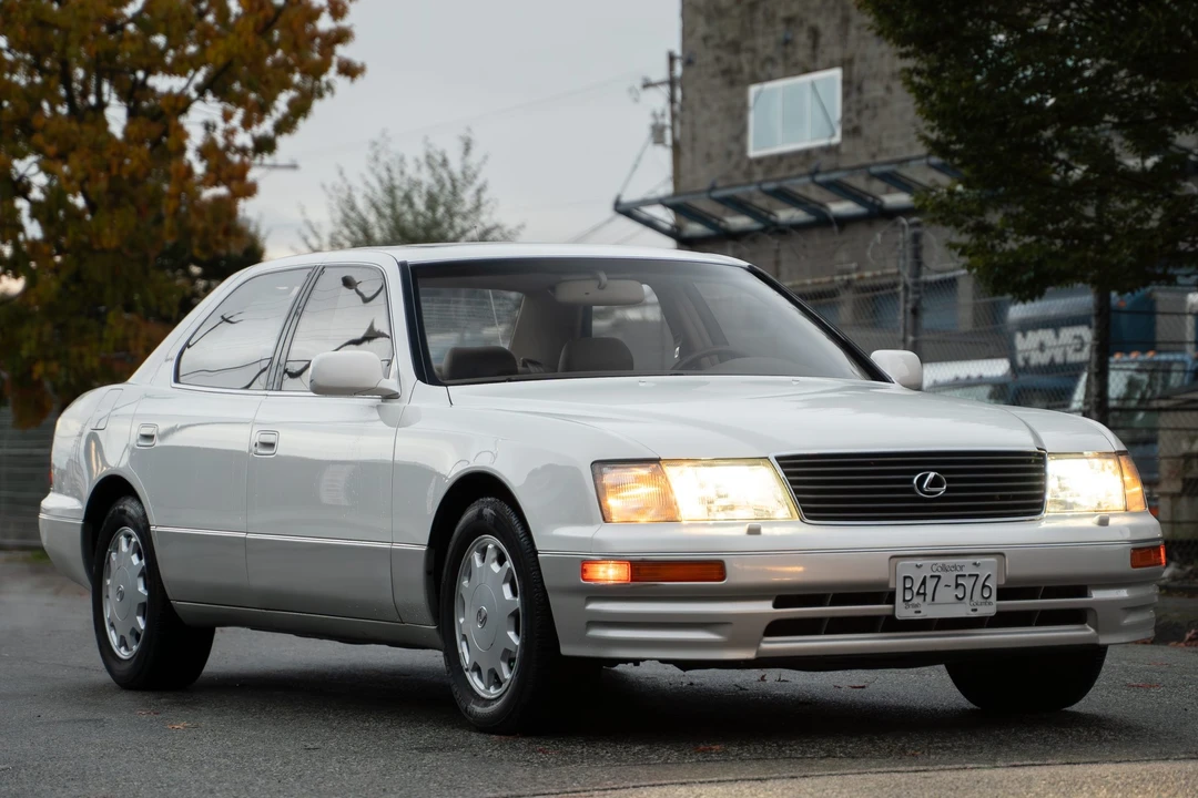 1995 Lexus LS 2nd Gen - Image 23 of 31