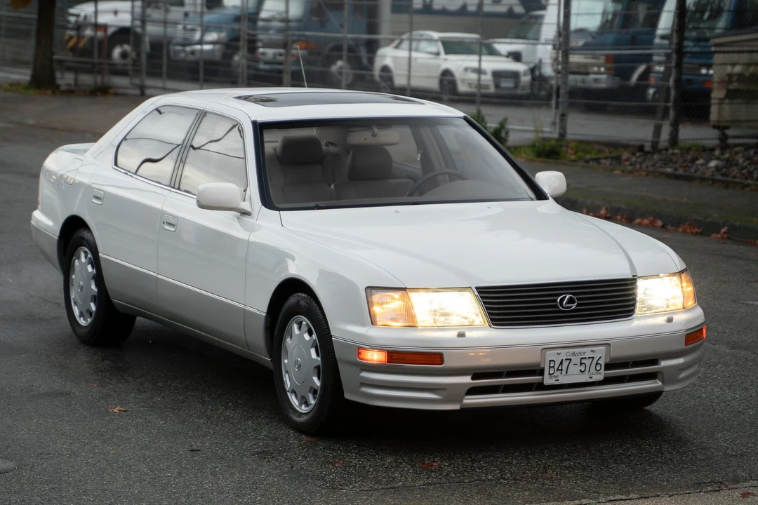1995 Lexus LS 2nd Gen - Image 22 of 31