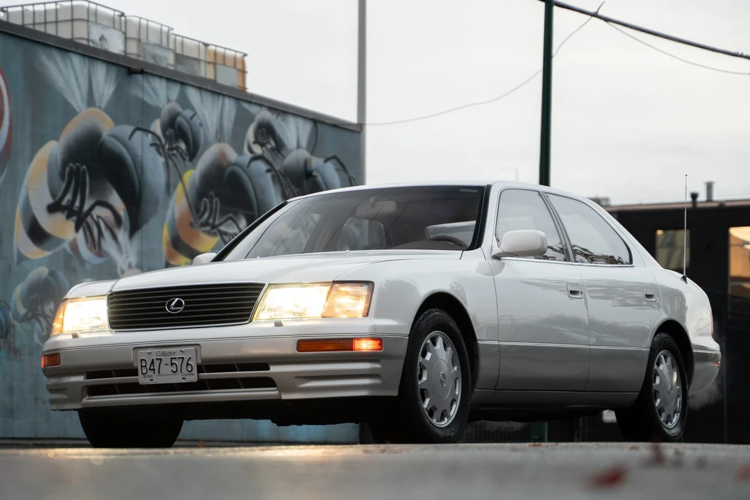 1995 Lexus LS 2nd Gen - Image 2 of 31