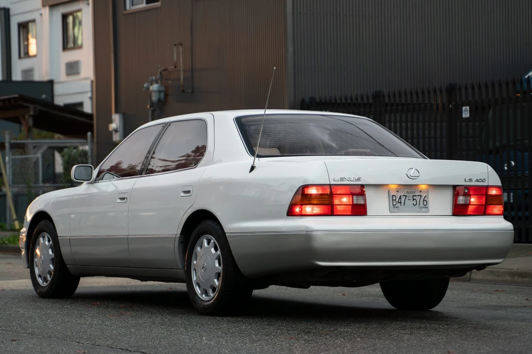 1995 Lexus LS 2nd Gen - Image 9 of 31