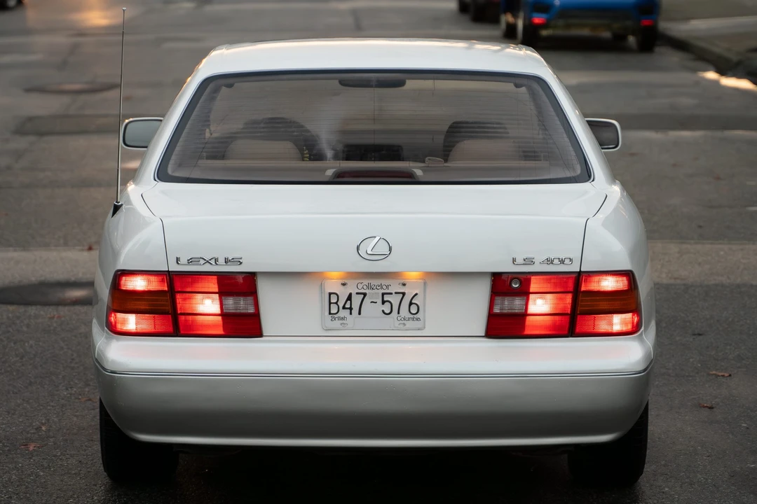 1995 Lexus LS 2nd Gen - Image 12 of 31