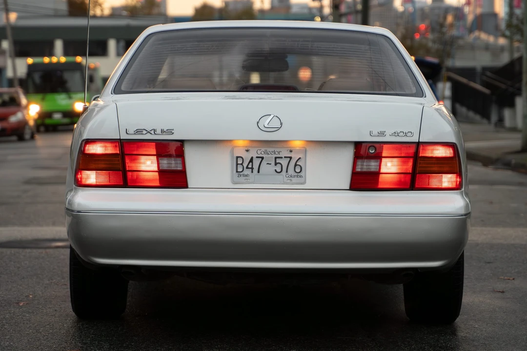 1995 Lexus LS 2nd Gen - Image 13 of 31
