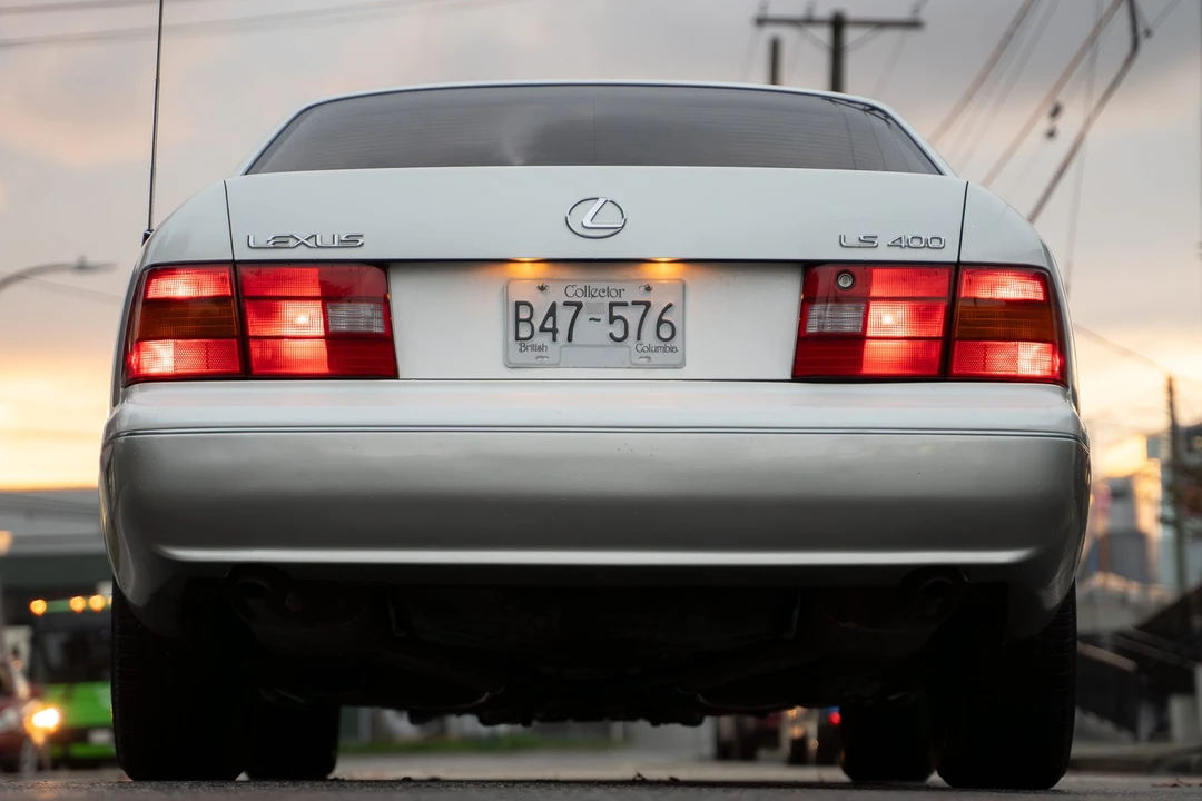 1995 Lexus LS 2nd Gen - Image 13 of 31
