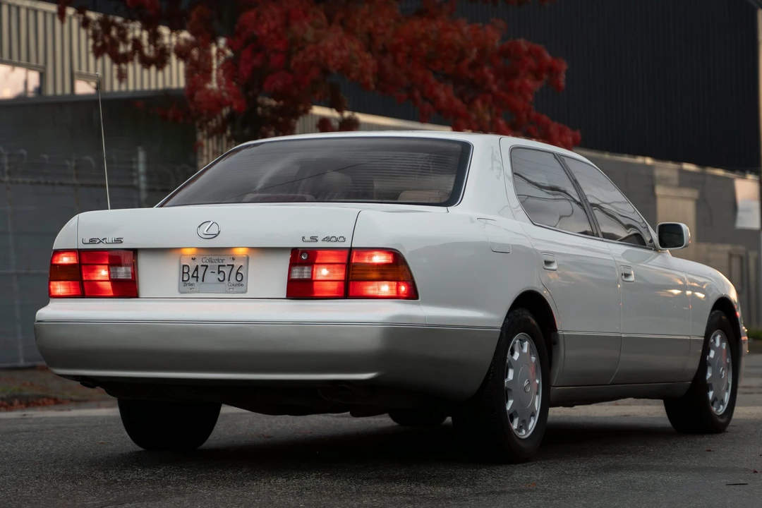 1995 Lexus LS 2nd Gen - Image 16 of 31
