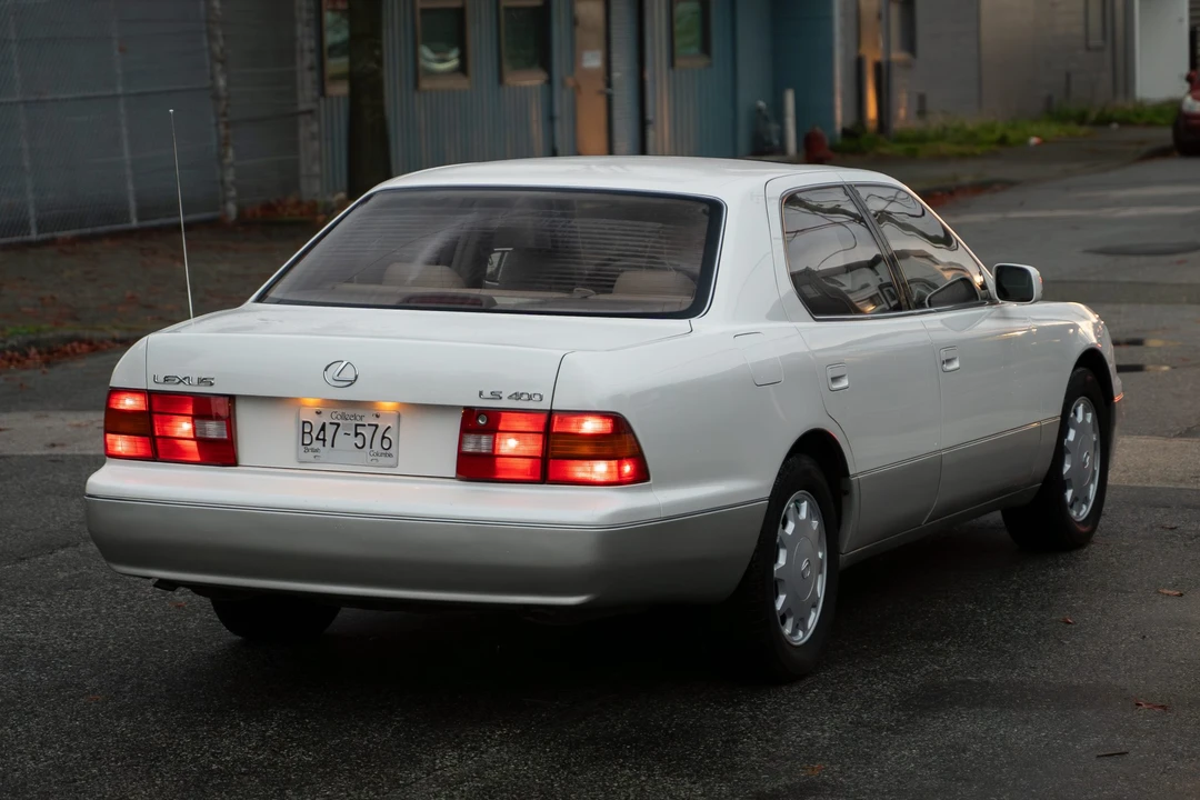 1995 Lexus LS 2nd Gen - Image 18 of 31