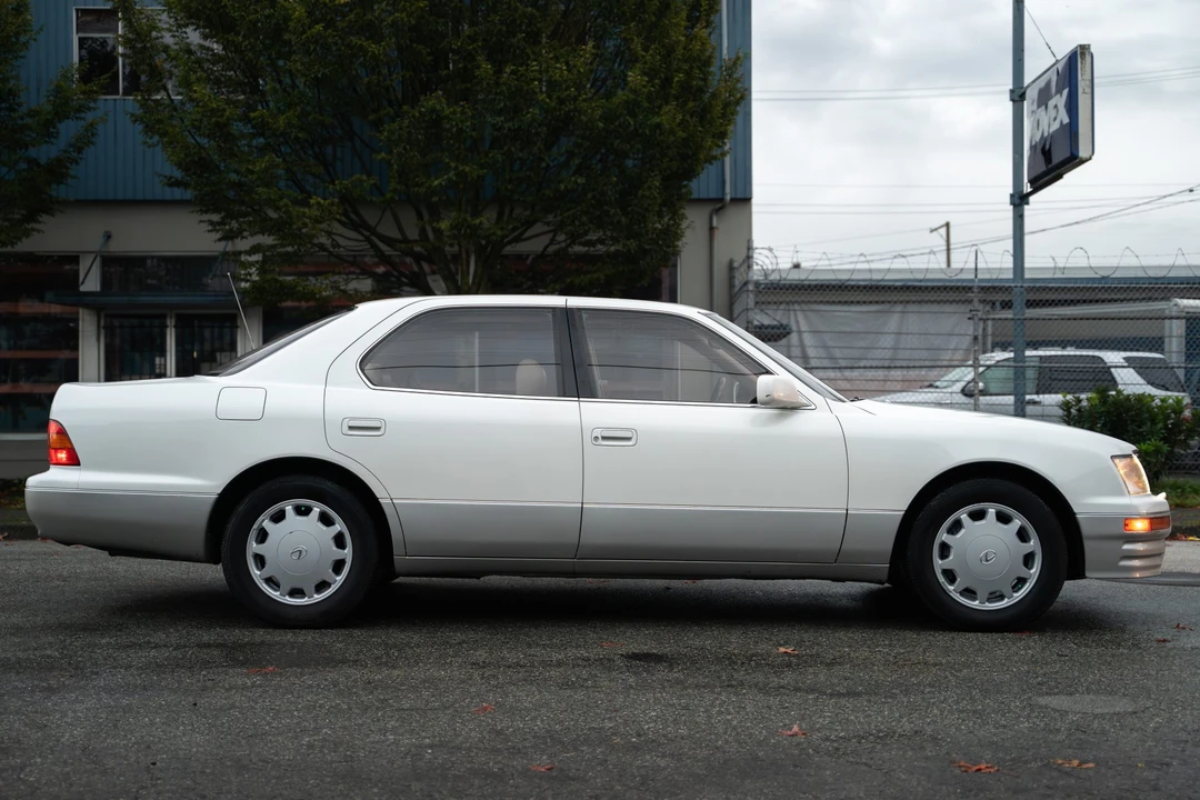 1995 Lexus LS 2nd Gen - Image 20 of 31