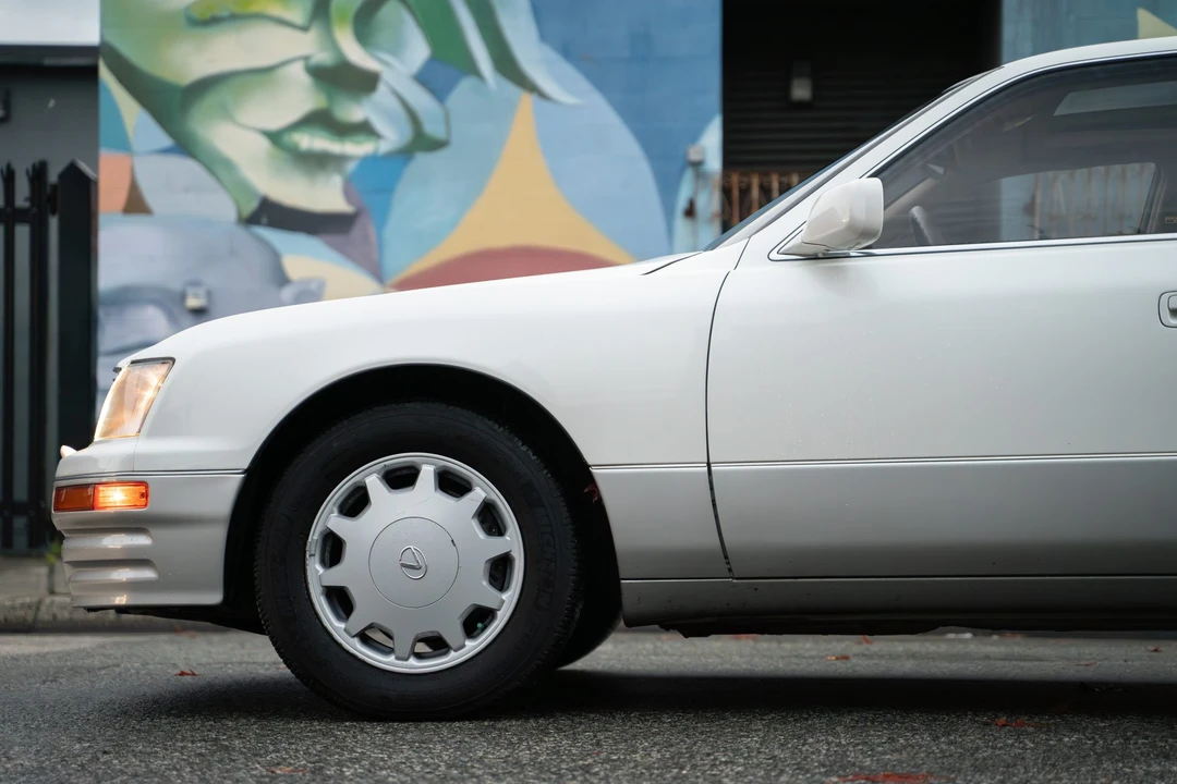 1995 Lexus LS 2nd Gen - Image 30 of 31
