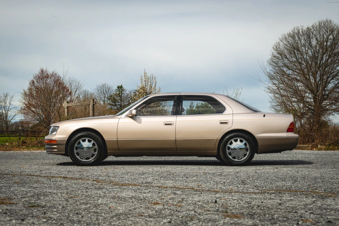 1995 Lexus LS 2nd Gen - Image 14 of 31