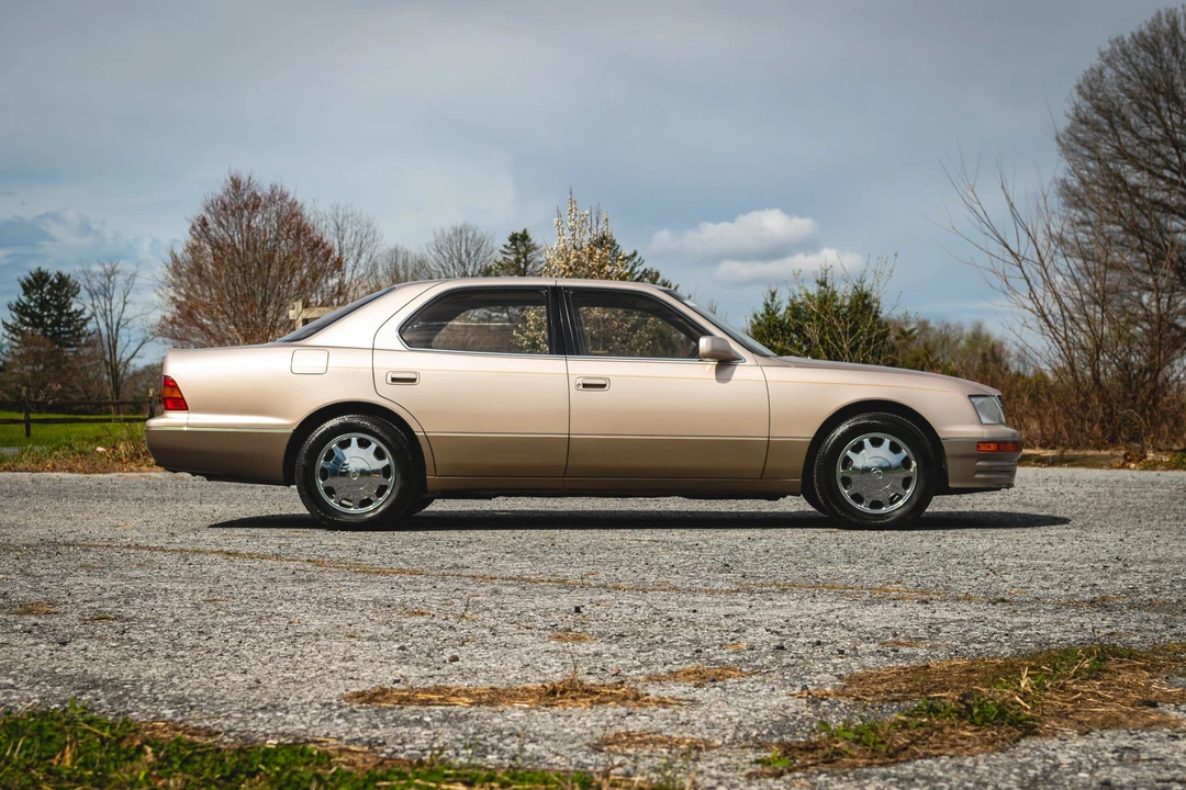 1995 Lexus LS 2nd Gen - Image 30 of 31