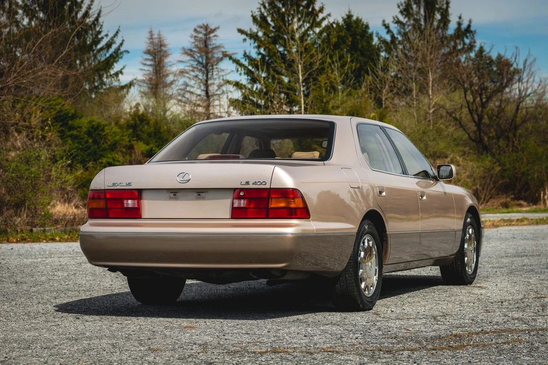 1995 Lexus LS 2nd Gen - Image 26 of 31