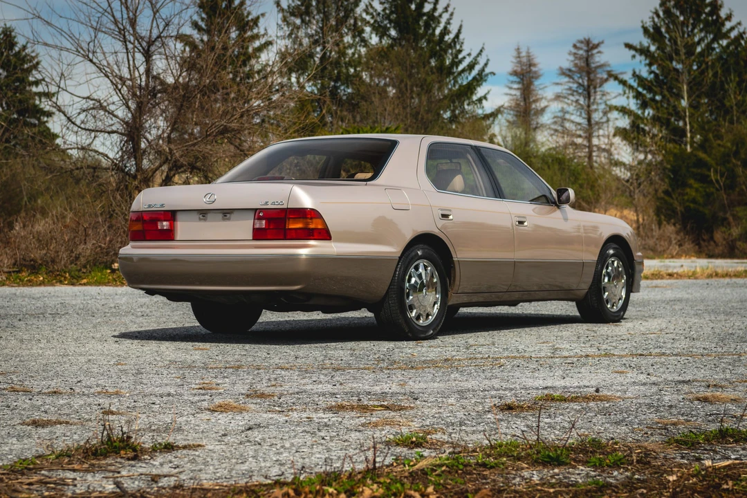 1995 Lexus LS 2nd Gen - Image 28 of 31