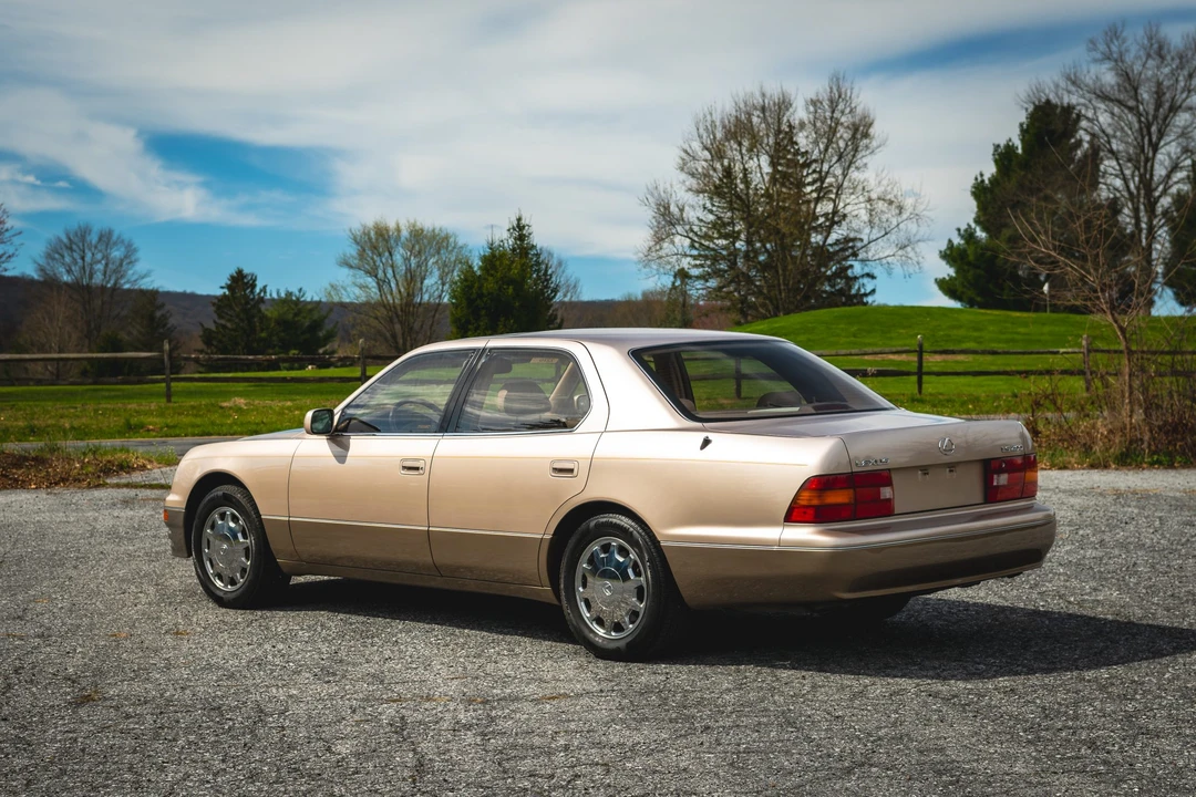 1995 Lexus LS 2nd Gen - Image 18 of 31