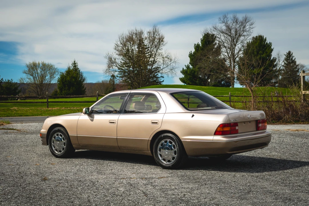1995 Lexus LS 2nd Gen - Image 16 of 31