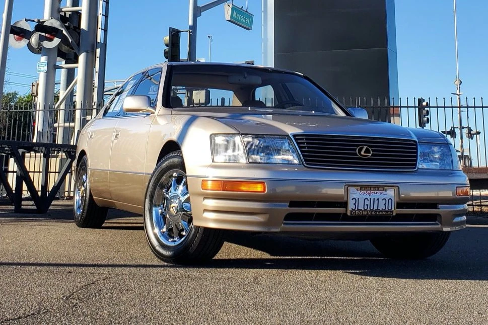 1995 Lexus LS 2nd Gen - Image 14 of 31