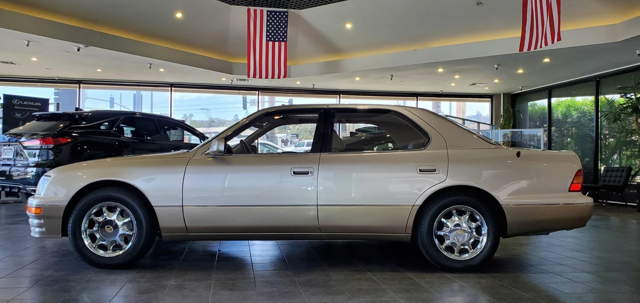 1995 Lexus LS 2nd Gen - Image 4 of 31