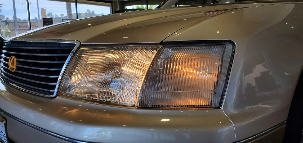 1995 Lexus LS 2nd Gen - Image 29 of 31