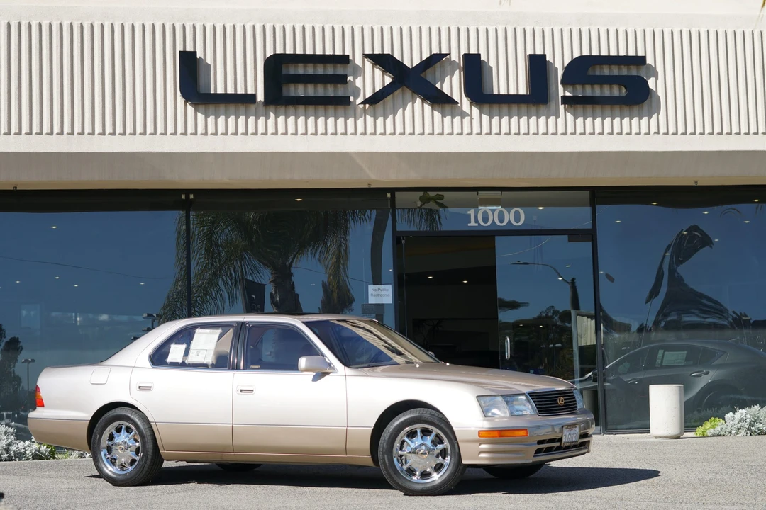 1995 Lexus LS 2nd Gen - Image 12 of 31