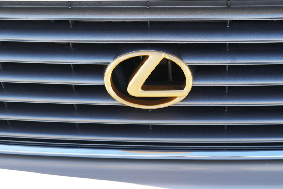 1995 Lexus LS 2nd Gen - Image 18 of 31