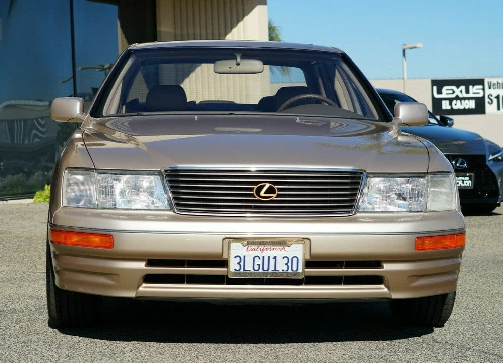 1995 Lexus LS 2nd Gen - Image 16 of 31