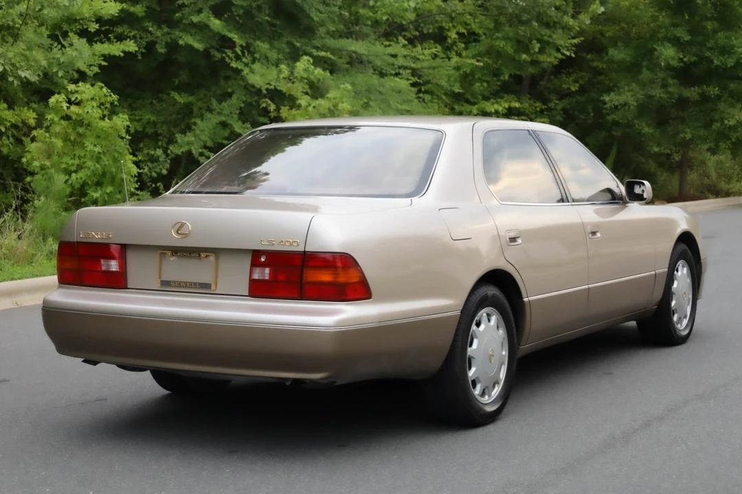 1995 Lexus LS 2nd Gen - Image 15 of 31