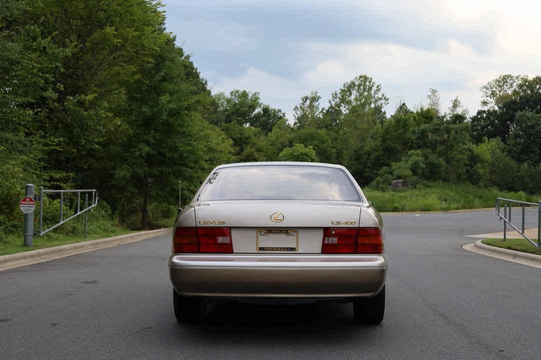 1995 Lexus LS 2nd Gen - Image 12 of 31