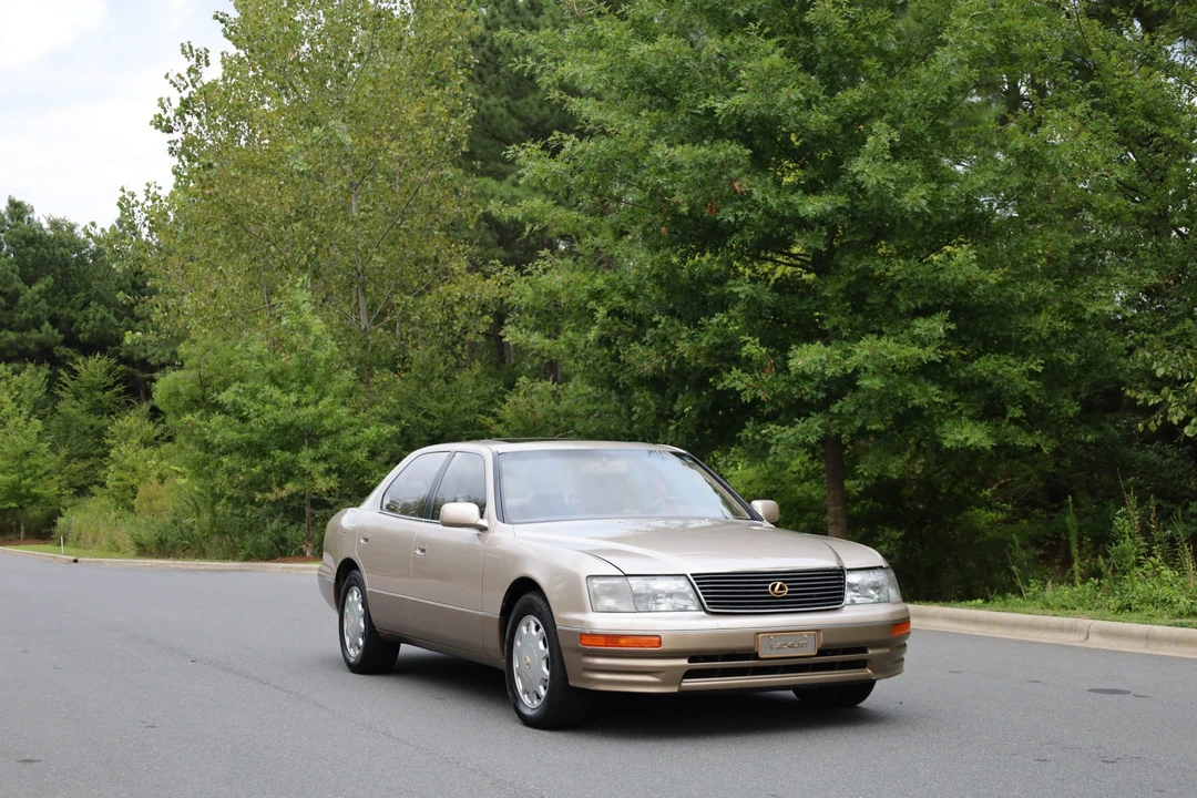 1995 Lexus LS 2nd Gen - Image 19 of 31
