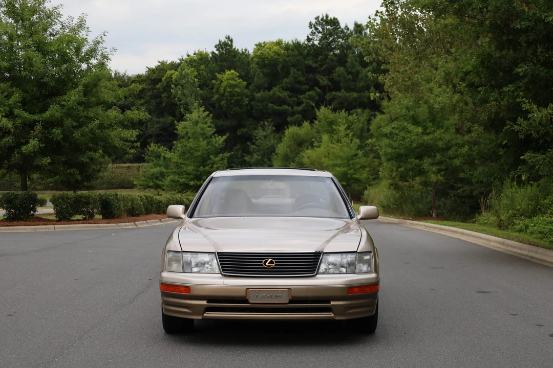 1995 Lexus LS 2nd Gen - Image 22 of 31