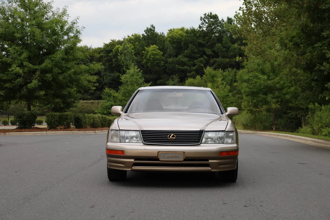 1995 Lexus LS 2nd Gen - Image 23 of 31