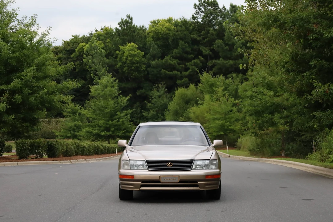 1995 Lexus LS 2nd Gen - Image 21 of 31