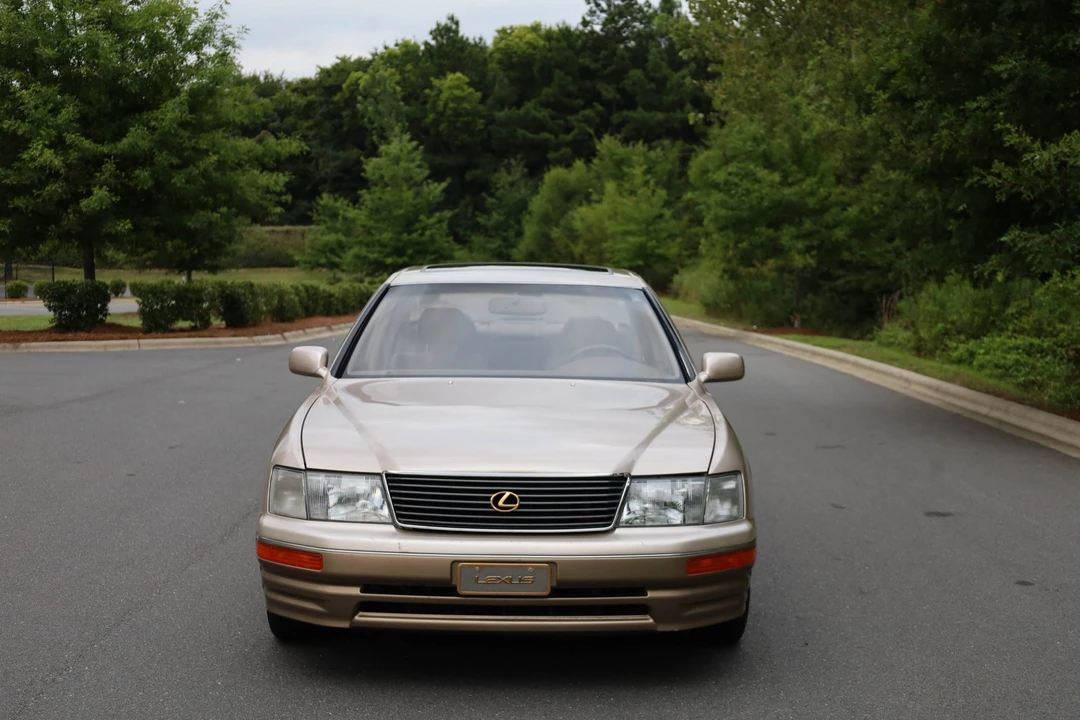 1995 Lexus LS 2nd Gen - Image 25 of 31