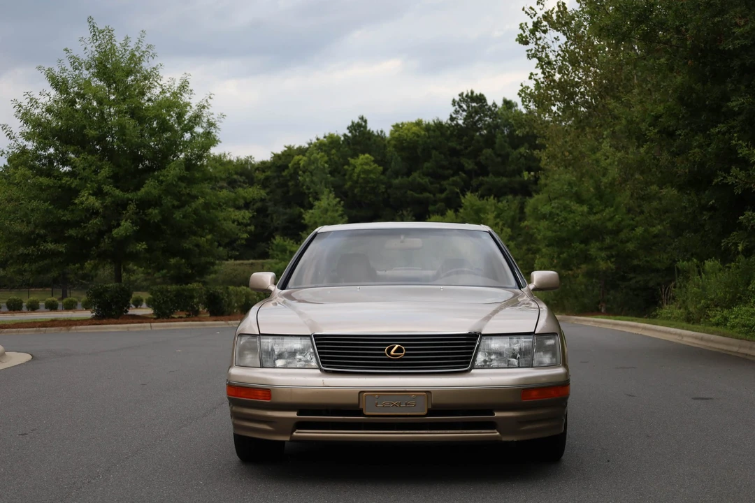1995 Lexus LS 2nd Gen - Image 24 of 31